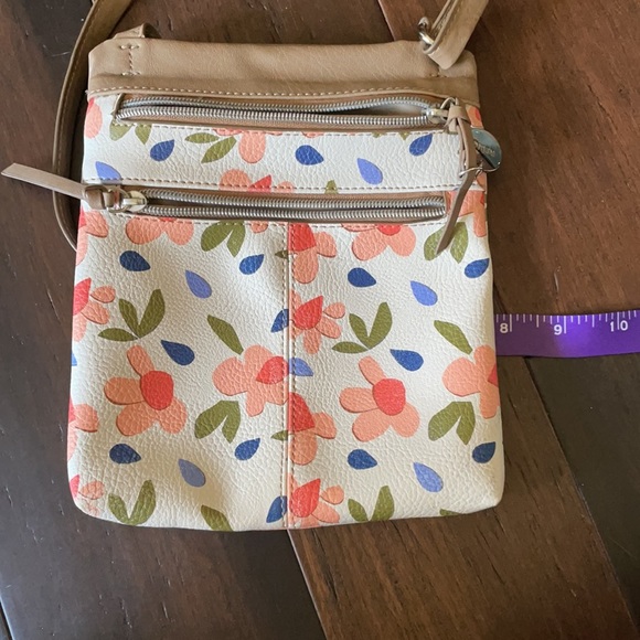 Relic Crossbody - Picture 7 of 7